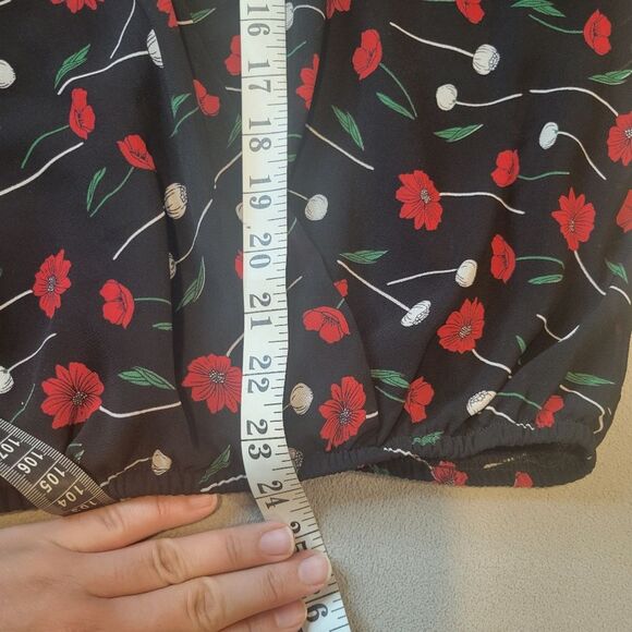 Astr The Label Black and Red Floral Blouse Top Long Sleeves Size Medium - Picture 4 of 6